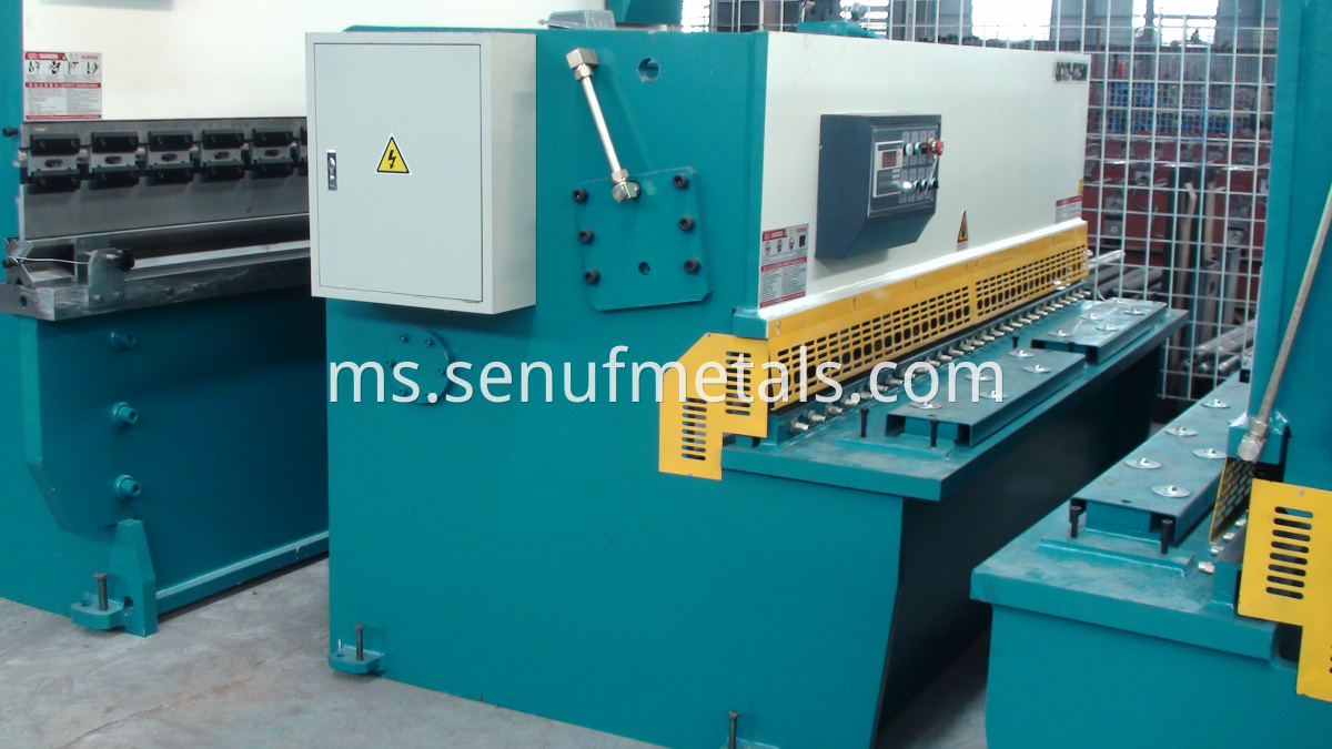 Hydraulic Guillotine Machine